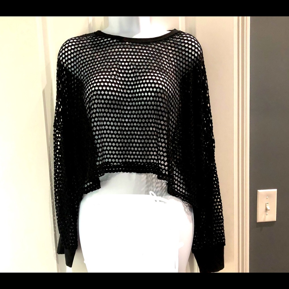 0052 NWT Long sleeve black mesh crop top